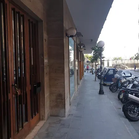 The White فندق مبيت وإفطار