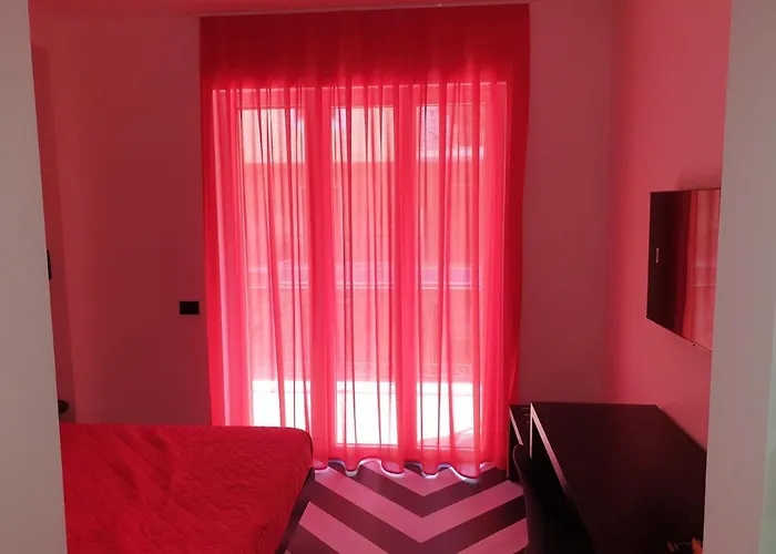 The White فندق مبيت وإفطار