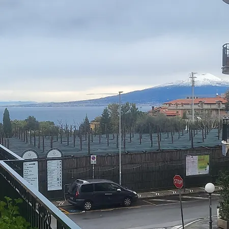 The White 住宿加早餐酒店 4*