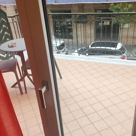 Alojamento de Acomodação e Pequeno-almoço The White 4*